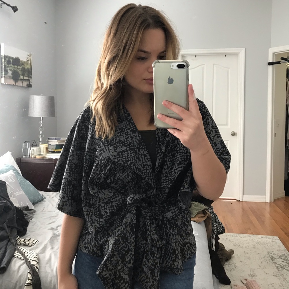 ON TREND NWOT Leopard Tied Jacket